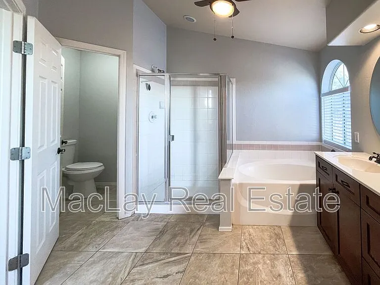 4645 E Kelly Dr — Photo 18