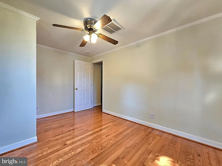 3109 Mosby St — Photo 16