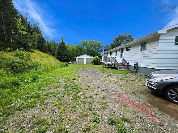 5th image of 206 Trout Brook Rd