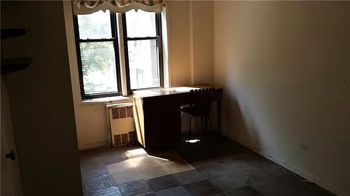 Sold by R New York | media 41