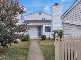 7 Inwood Ter, Freehold, NJ 07728