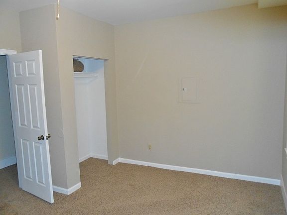 4th image of 156 S Potomac St APT 3S