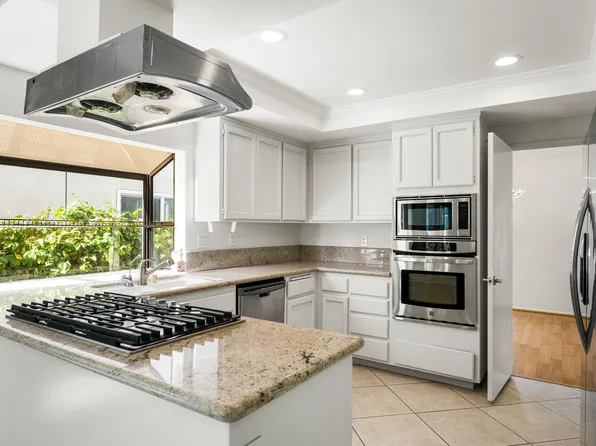 24681 Creekview Dr, Laguna Hills, CA 92653