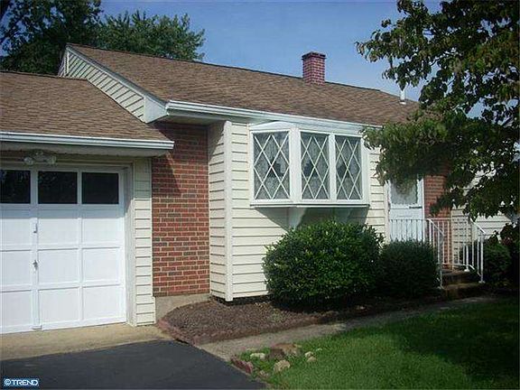 3rd image of 64 Gerard Rd