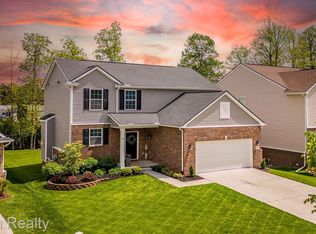 21484 Navarra Dr, South Lyon, MI 48178