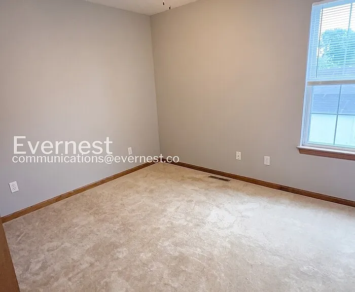 1041 Dean Dr — Photo 11