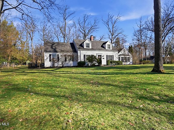 2nd image of 4910 Rolandale Ave