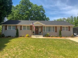 326 Parkins Mill Rd, Greenville, SC 29607
