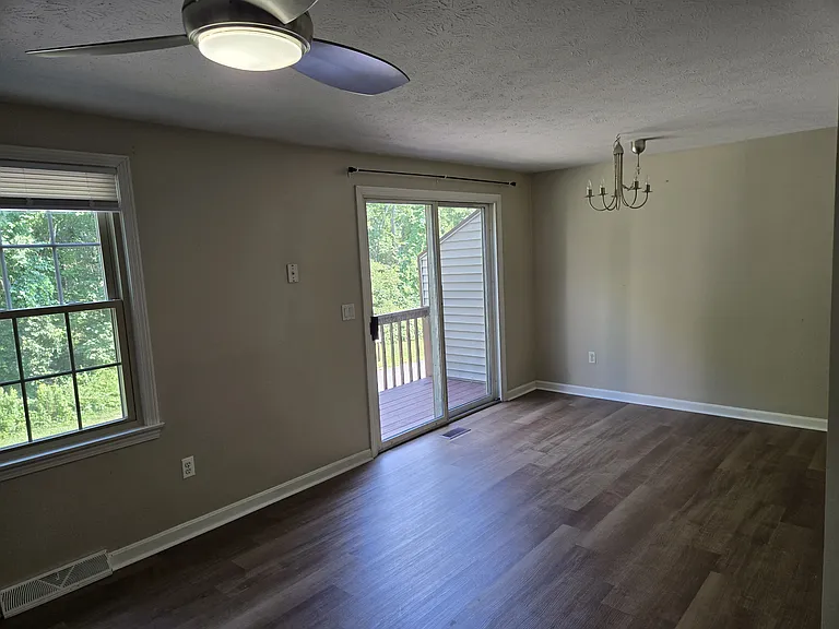 42 Andover Down — Photo 6