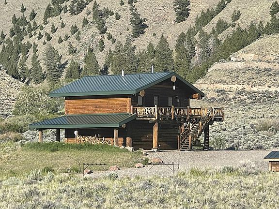 3rd image of 451 Peterson Creek Rd