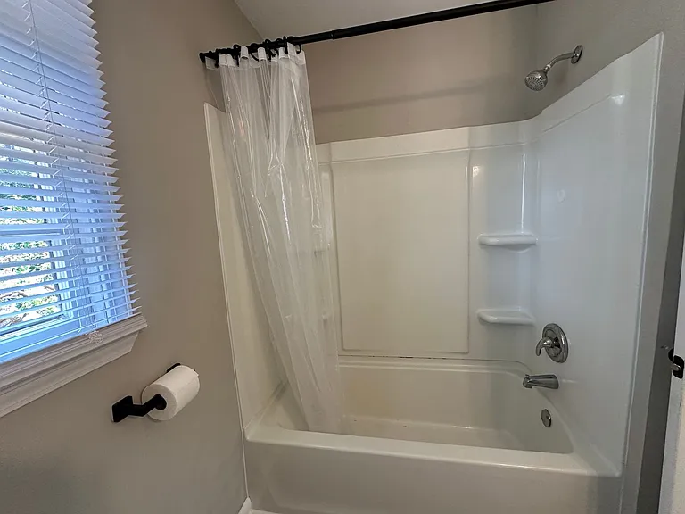296 Decatur Dr — Photo 15