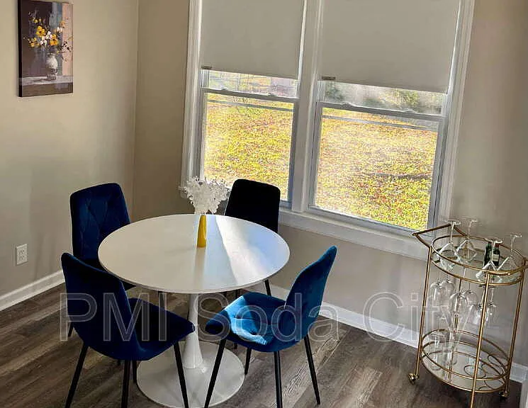 3615 Truman St — Photo 15