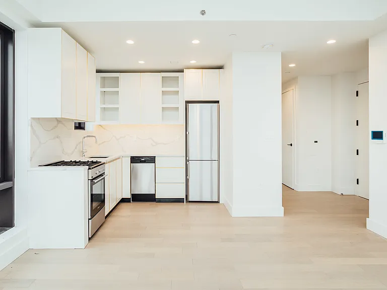 635 4th Ave #1102 — Photo 1