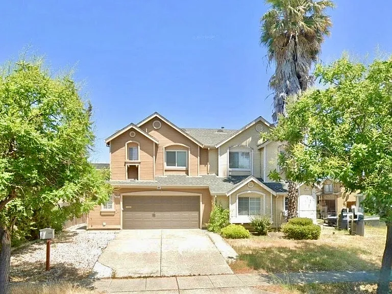 225 Tamarisk Cir — Photo 1