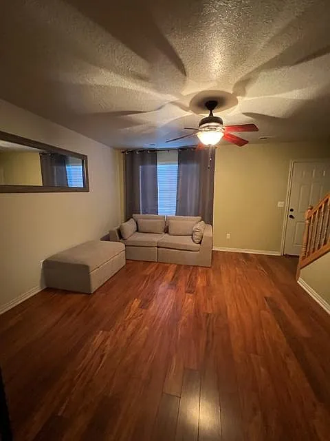2 bed, 1.5 bath, 1156 sqft, $1,500 — Photo 3