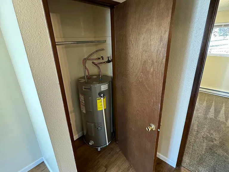 Pinewood Apartments — Photo 11