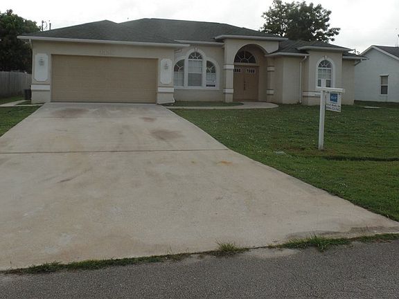 3rd image of 2338 SW Frisco Ter