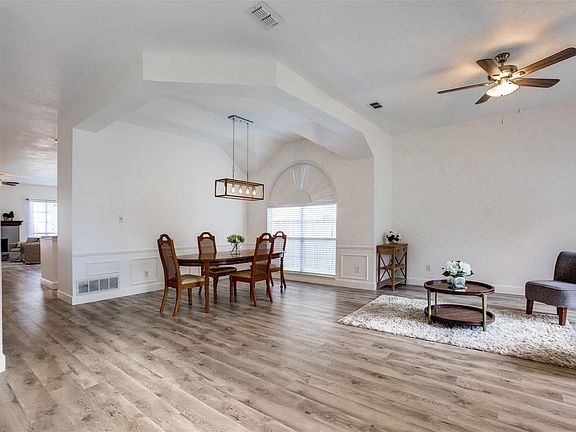 3rd image of 3306 Ashleaf Dr