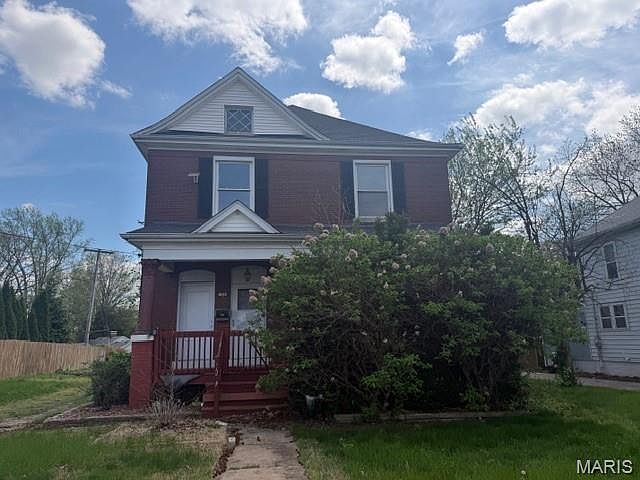 1st image of 124 Carlyle Ave