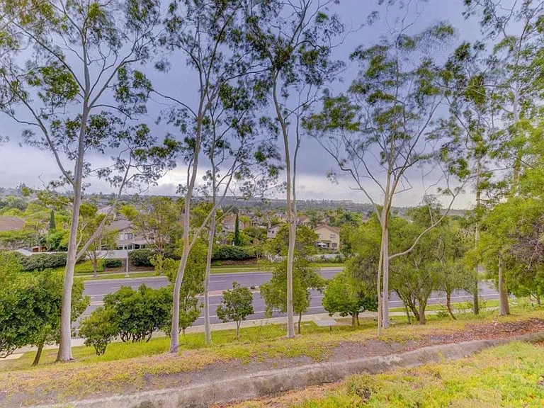 1298 El Mercado Way #D — Photo 8