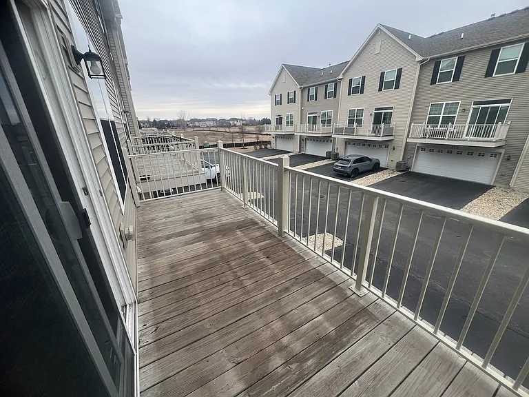 285 Lakeshore Dr — Photo 12