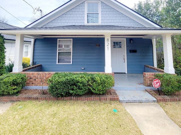 821 Ellington St