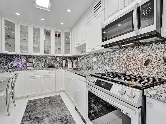 3rd image of 2030 S Ocean Dr APT 510