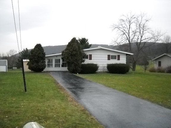 2nd image of 133 W Bennett Cir