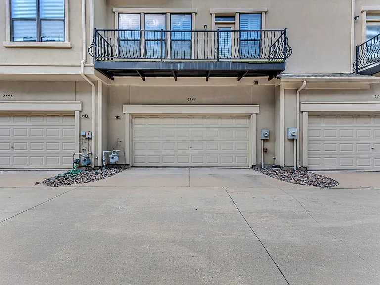 5744 Robbie Rd — Photo 29