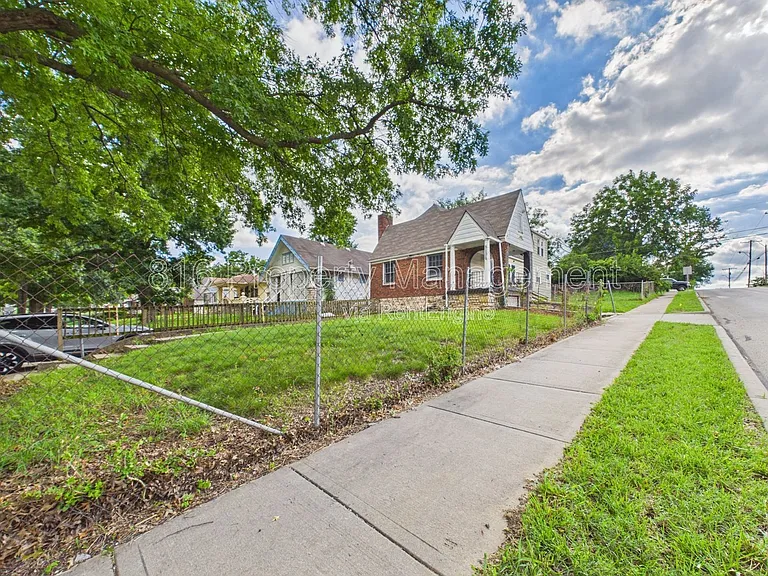 5100 Brooklyn Ave — Photo 33