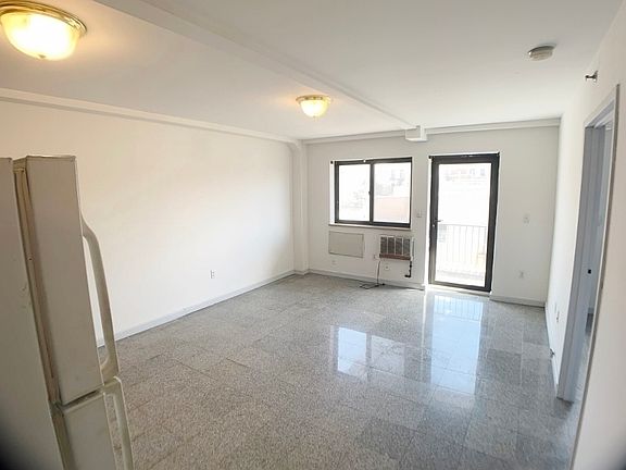 4th image of 27-35 21st St #4FF