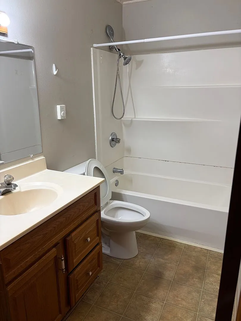 Sunnyside Apts LLC — Photo 2