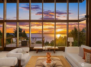 1969 SW Hillcrest Rd, Seattle, WA 98166