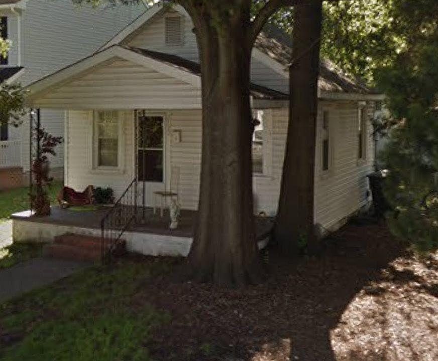 1st image of 2922 Marne Ave