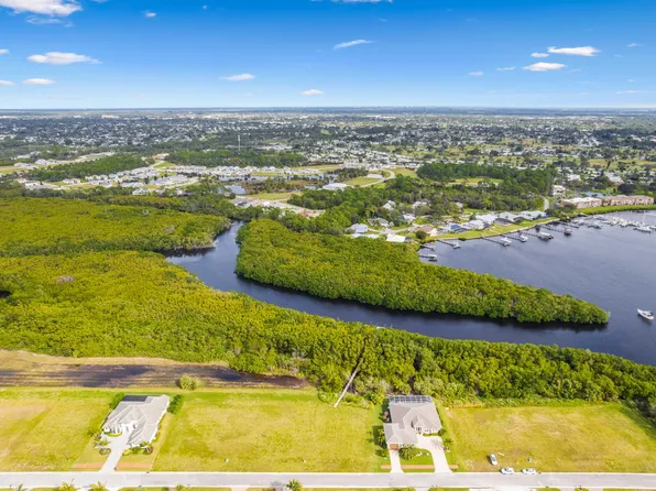 206 SE Fiore Bello SE, Port St Lucie, FL 34952