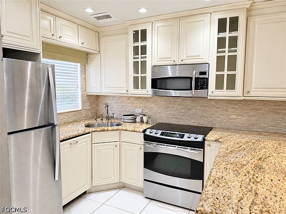 2nd image of 6777 Winkler Rd APT C134