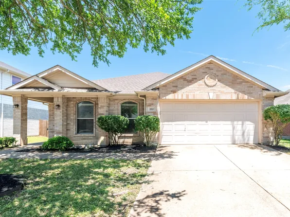 1113 Mockingbird Dr, Aubrey, TX 76227