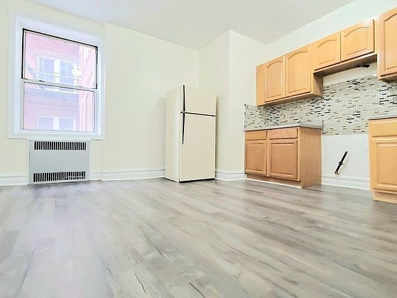 3rd image of 751 Saint Marks Ave APT B10