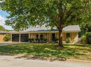 228 Arcadia St, Hurst, TX 76053