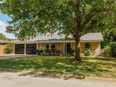 228 Arcadia St, Hurst, TX, 76053