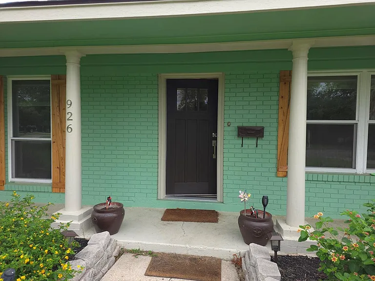 926 Pecan St — Photo 5
