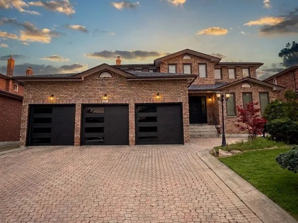 11 Ravenhill Cres, Markham, ON L3S 2V6