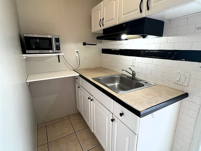 2726 Adams St #3 — Photo 7