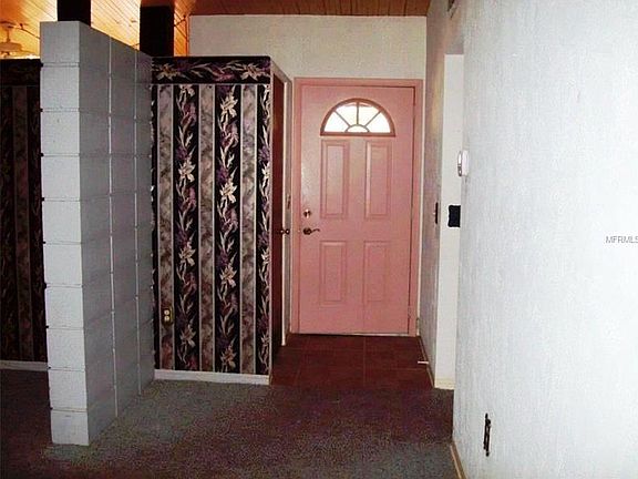 4th image of 1262 Pineview Ave