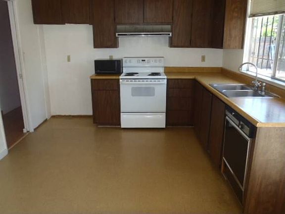 2nd image of 4270 Red Deer Way