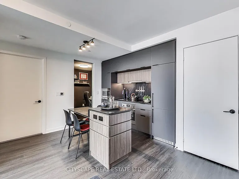 185 Alberta Ave #1210 — Photo 7
