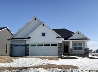 1924 Ironwood Dr, Carver, MN 55315