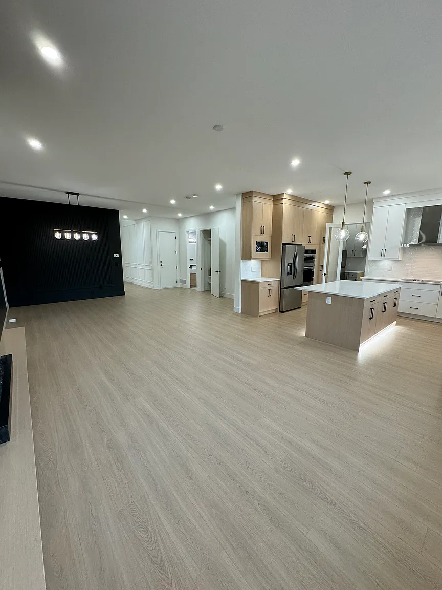 13959 60a Ave photo 1
