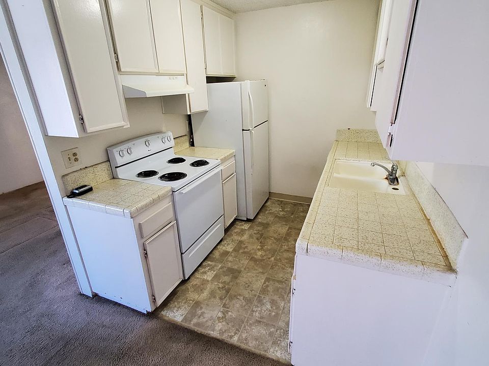 1st image of 3820 Swift Ave APT 4