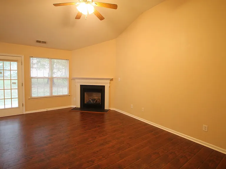 1281 Spring View Ct — Photo 4